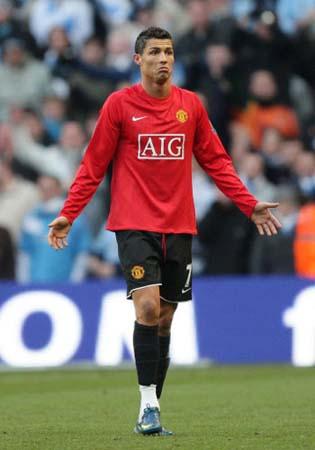 更是对他在 更是对他在